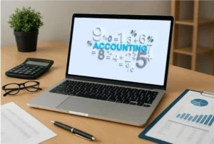 Bureau avec dossiers et outils pour Automatiser-la-comptabilite-dans-lassurance-regles_